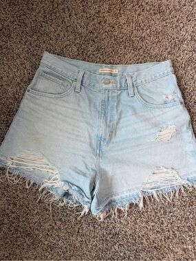 ⚡️Levi’s Light Blue Distressed High-Waisted Mom Shorts